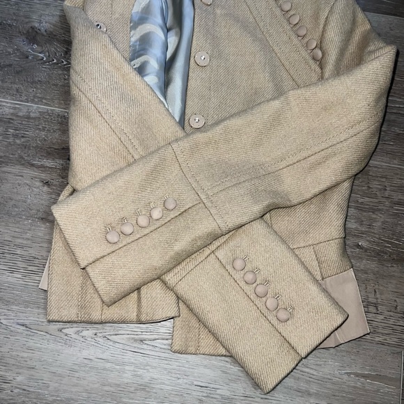 BCBG Max Azria Oatmeal Peplum Cropped Classy Professional Blazer Sz Small - Picture 15 of 15